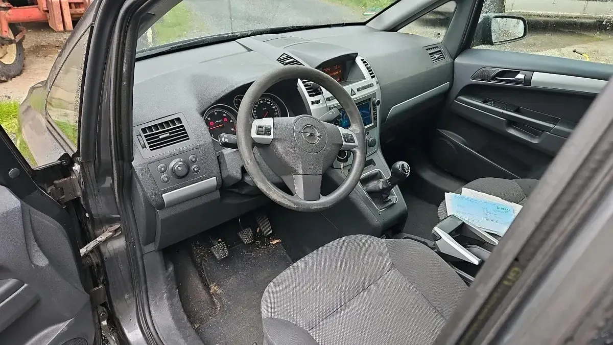 Gebraucht Opel Zafira 110 PS (80 kW) 2009 Braun Van / Kleinbus