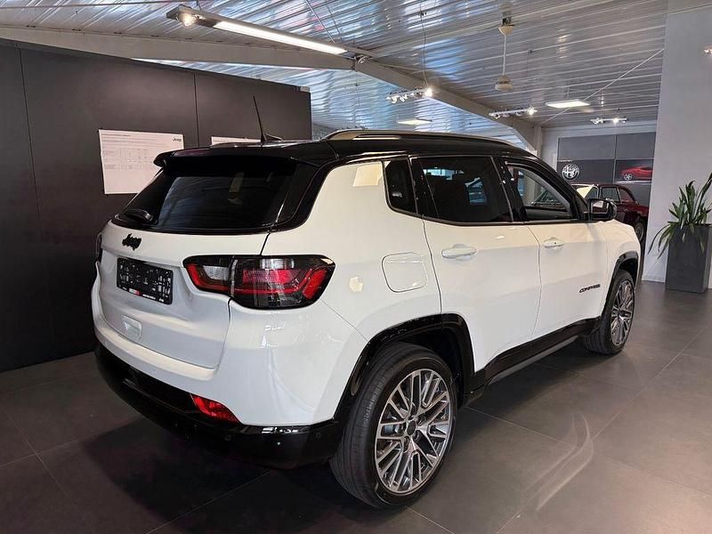 Nouvelle Jeep Compass Summit 131 ch (96 kW) 2025 Blanc SUV