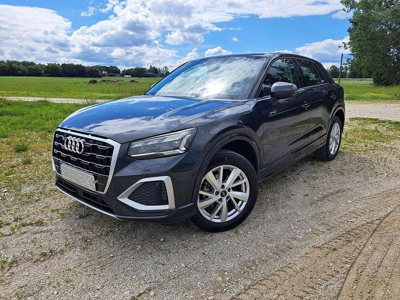 Gebraucht Audi Q2 Comfort 150 PS (110 kW) 2023 Grau SUV