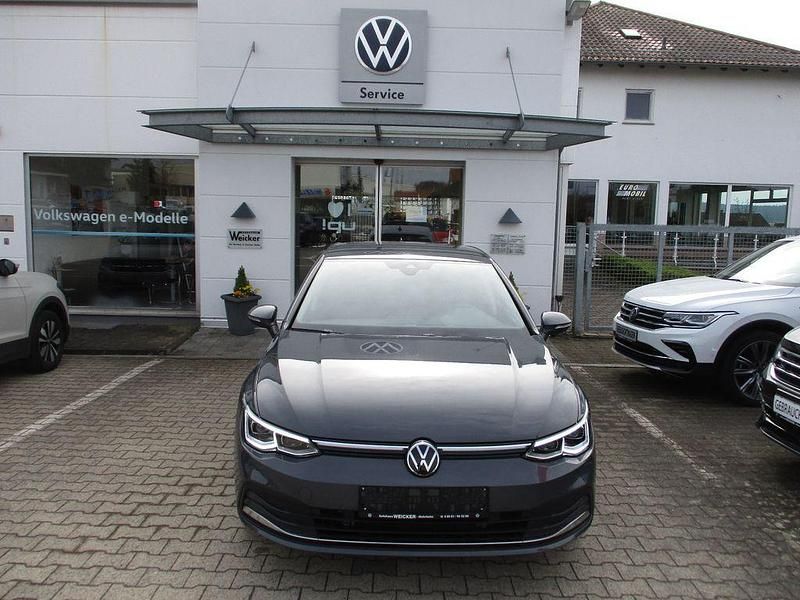 Gebraucht VW Golf VIII Style 150 PS (110 kW) 2023 Grau Limousine