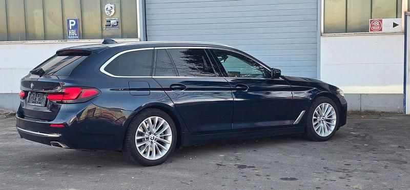 Second-hand BMW 520 Performance 190 CP (139 kW) 2022 Albastru Berlinǎ