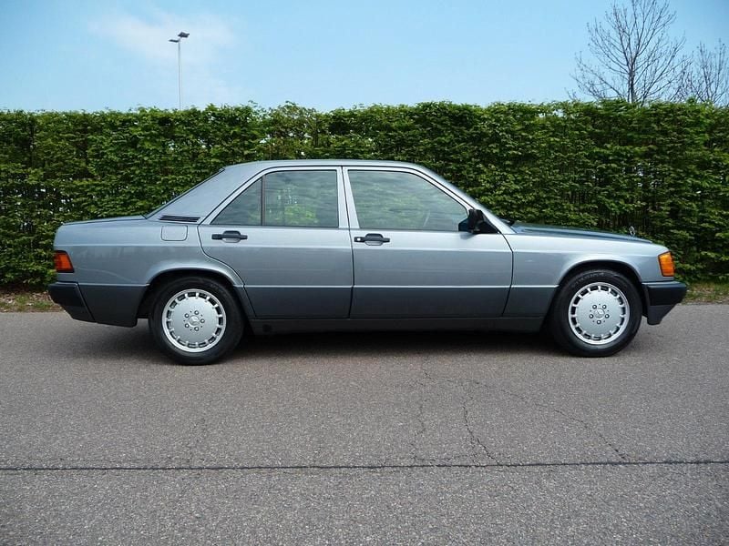 Gebraucht Mercedes 190 102 PS (75 kW) 1990 Limousine