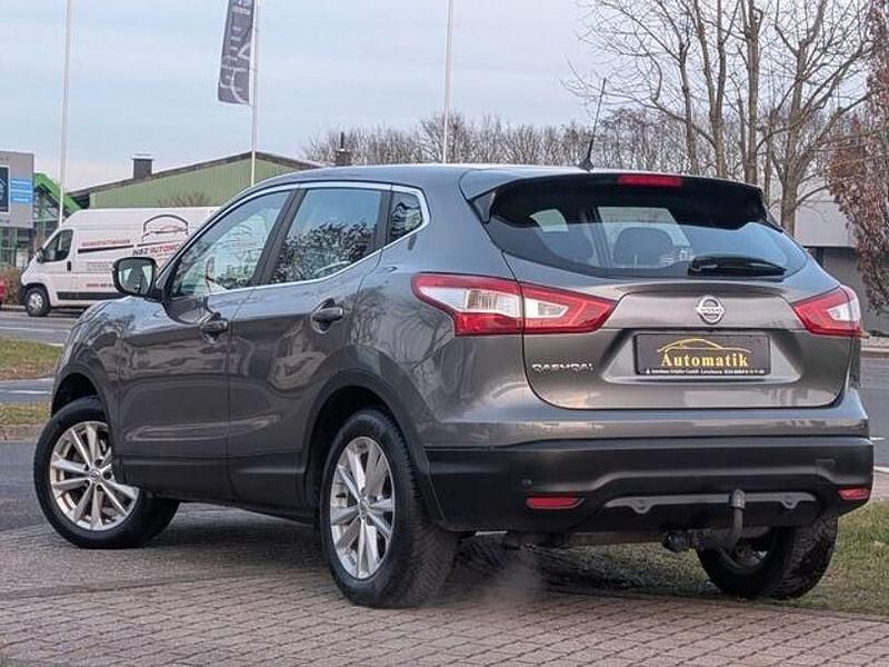 Gebraucht Nissan Qashqai Acenta 116 PS (85 kW) 2017 Grau SUV