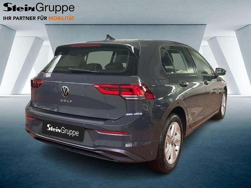 Gebraucht VW Golf VIII 116 PS (85 kW) 2022 Grau Limousine