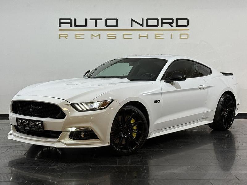Weiß Gebraucht 2016 Ford Mustang GT Coupé | 34.990 € (Teuer) - Bild 1/4