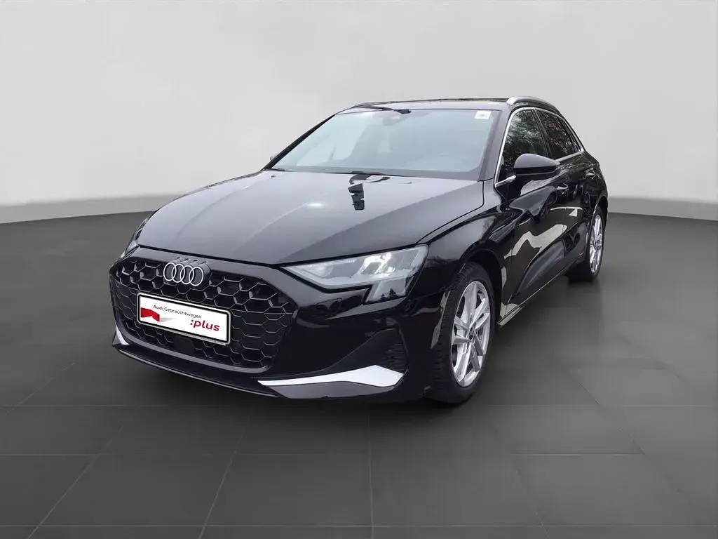 Gebraucht Audi A3 Advanced 116 PS (85 kW) 2025 Schwarz Limousine