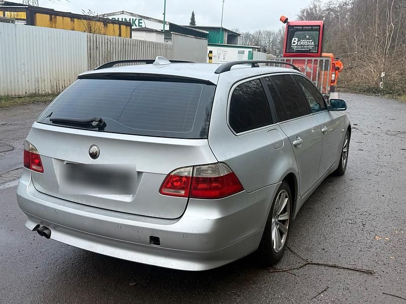 Gebraucht BMW 525 177 PS (130 kW) 2005 Silber Kombi