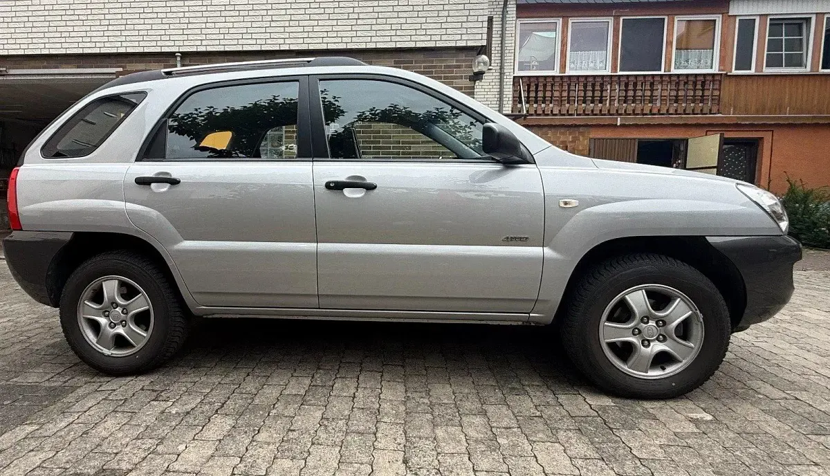 Gebraucht Kia Sportage 140 PS (102 kW) 2005 Silber SUV