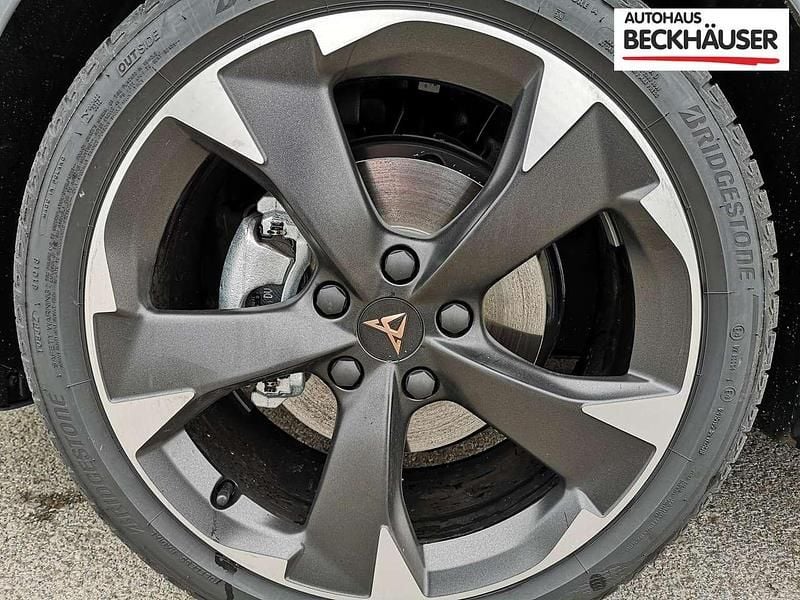 Neu Cupra Leon 150 PS (110 kW) 2026 Nevadaweiß metallic Kombi