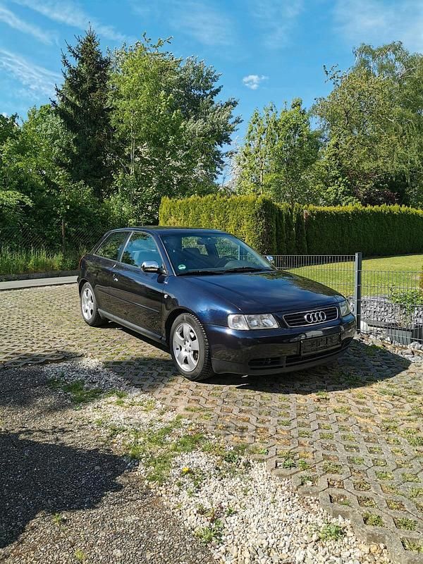 Blau Gebraucht 1997 Audi A3 Limousine | 1.000 € (Fairer Preis) - Bild 1/4