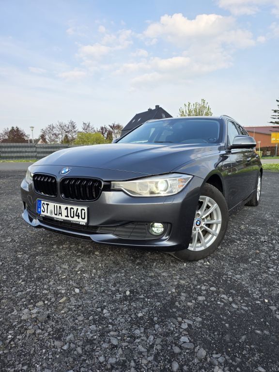 Grau Gebraucht 2014 BMW 320 Luxury Line Kombi | 8.400 € (Fairer Preis) - Bild 1/4