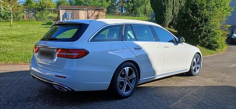Gebraucht Mercedes E200 150 PS (110 kW) 2019 Weiß Kombi