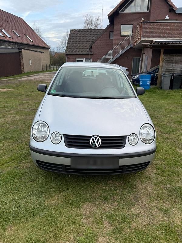Gebraucht VW Polo 64 PS (47 kW) 2004 Silber Kleinwagen