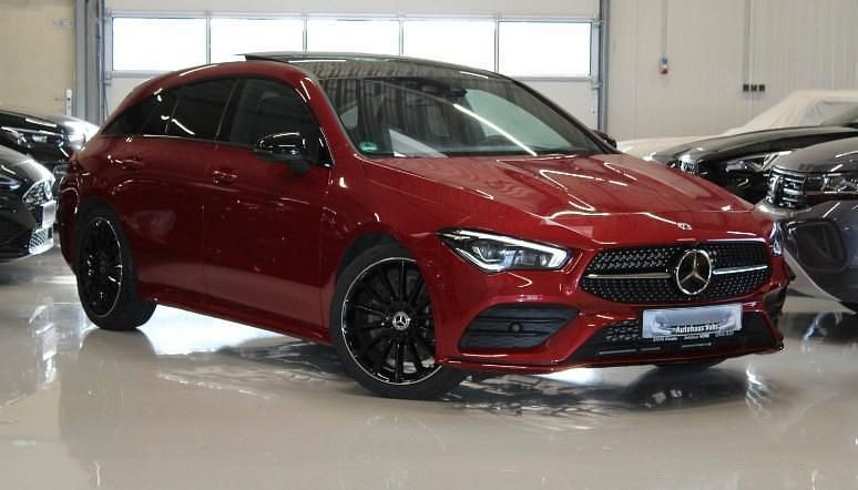 Rot Gebraucht 2023 Mercedes CLA250 AMG Limousine | 39.970 € (Fairer Preis) - Bild 1/4