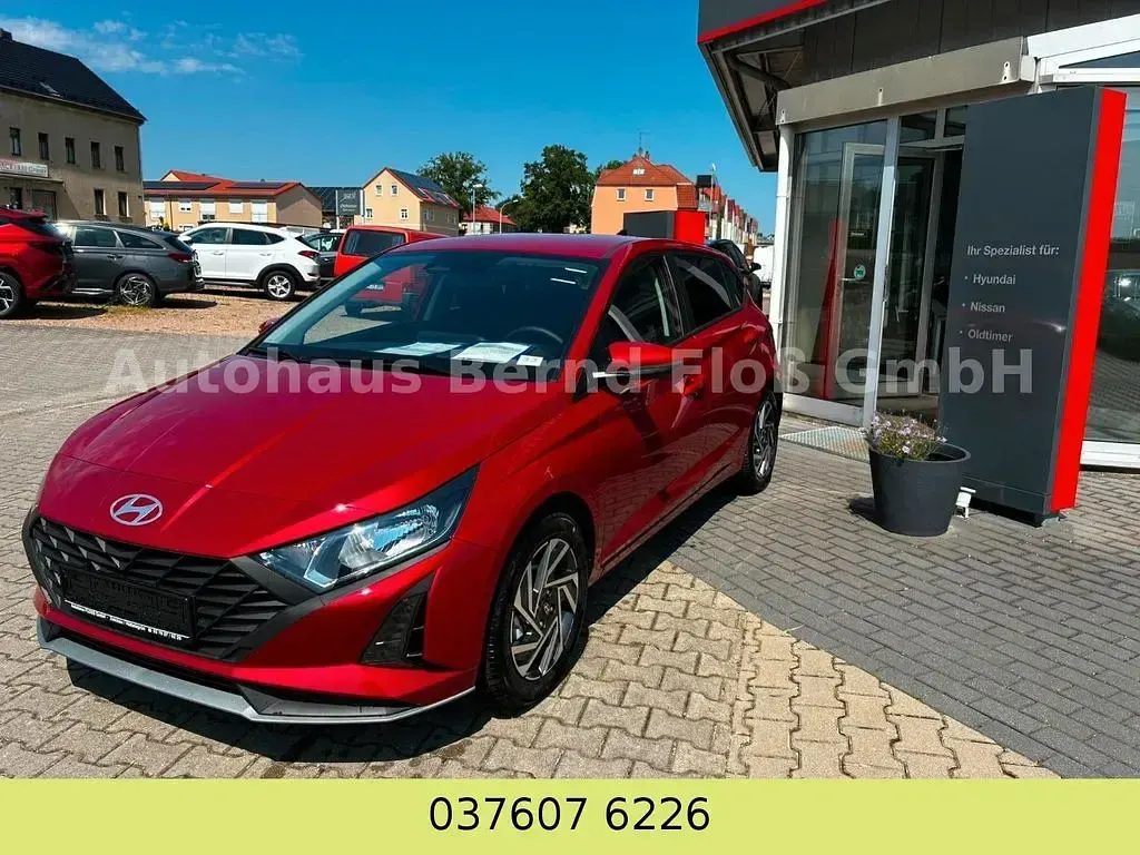 Neu Hyundai i20 79 PS (58 kW) 2025 Rot Kleinwagen