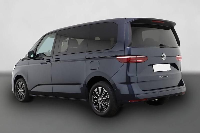 Usado VW Multivan Pro 150 HP (110 kW) 2023 Azul Monovolume