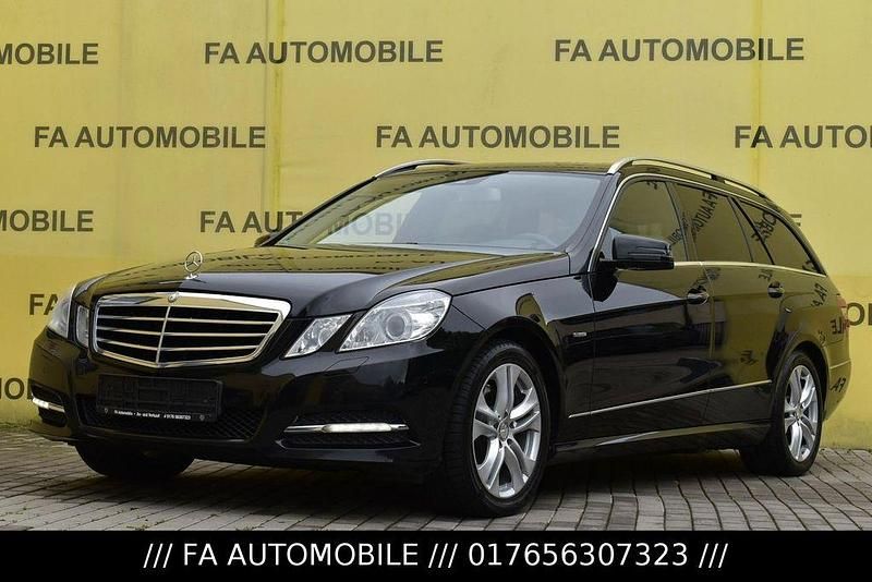 Schwarz Gebraucht 2011 Mercedes E250 Kombi | 10.700 € (Fairer Preis) - Bild 1/4