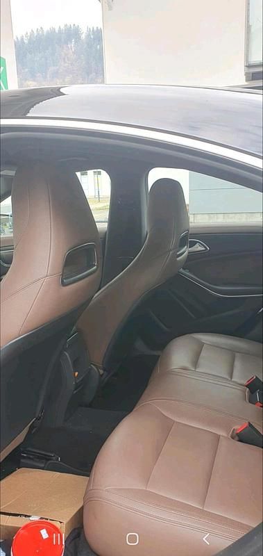 Gebraucht Mercedes CLA220 177 PS (130 kW) 2017 Schwarz Limousine