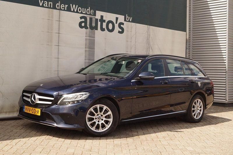 Second-hand Mercedes C180 Business 122 CP (89 kW) 2019 Albastru Break