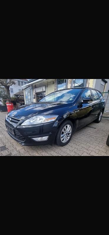 Gebraucht Ford Mondeo 140 PS (102 kW) 2013 Schwarz Kombi