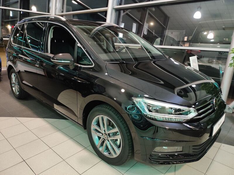 Schwarz Neu 2024 VW Touran Comfortline Van / Kleinbus | 37.961 € (Fairer Preis) - Bild 1/4