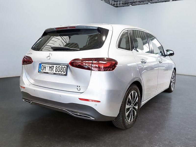 Gebraucht Mercedes B200 Progressive 150 PS (110 kW) 2026 Silber Van / Kleinbus