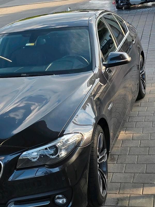 Gebraucht BMW 520 190 PS (139 kW) 2016 Schwarz Limousine