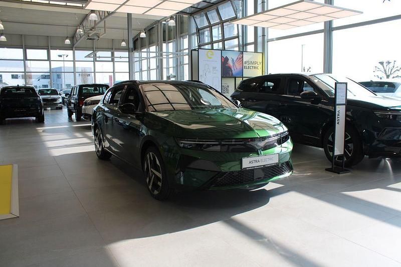 Neu Opel Astra Ultimate 114 kW (156 PS) 2026 Grün Kombi