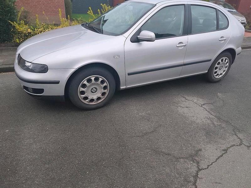 Gebraucht Seat Leon 100 PS (73 kW) 2000 Silber Kleinwagen