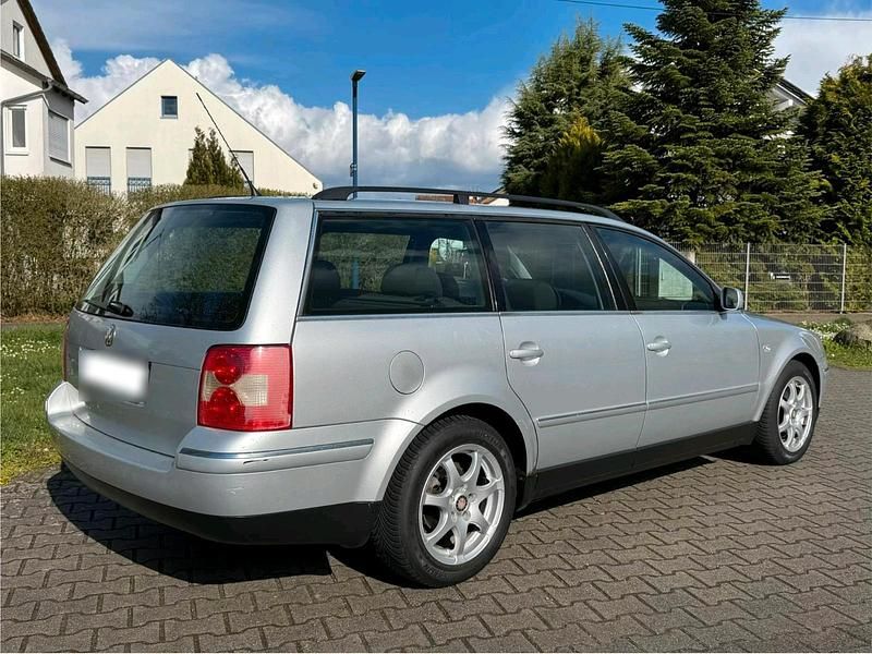 Gebraucht VW Passat Comfortline 193 PS (141 kW) 2000 Silber Kombi