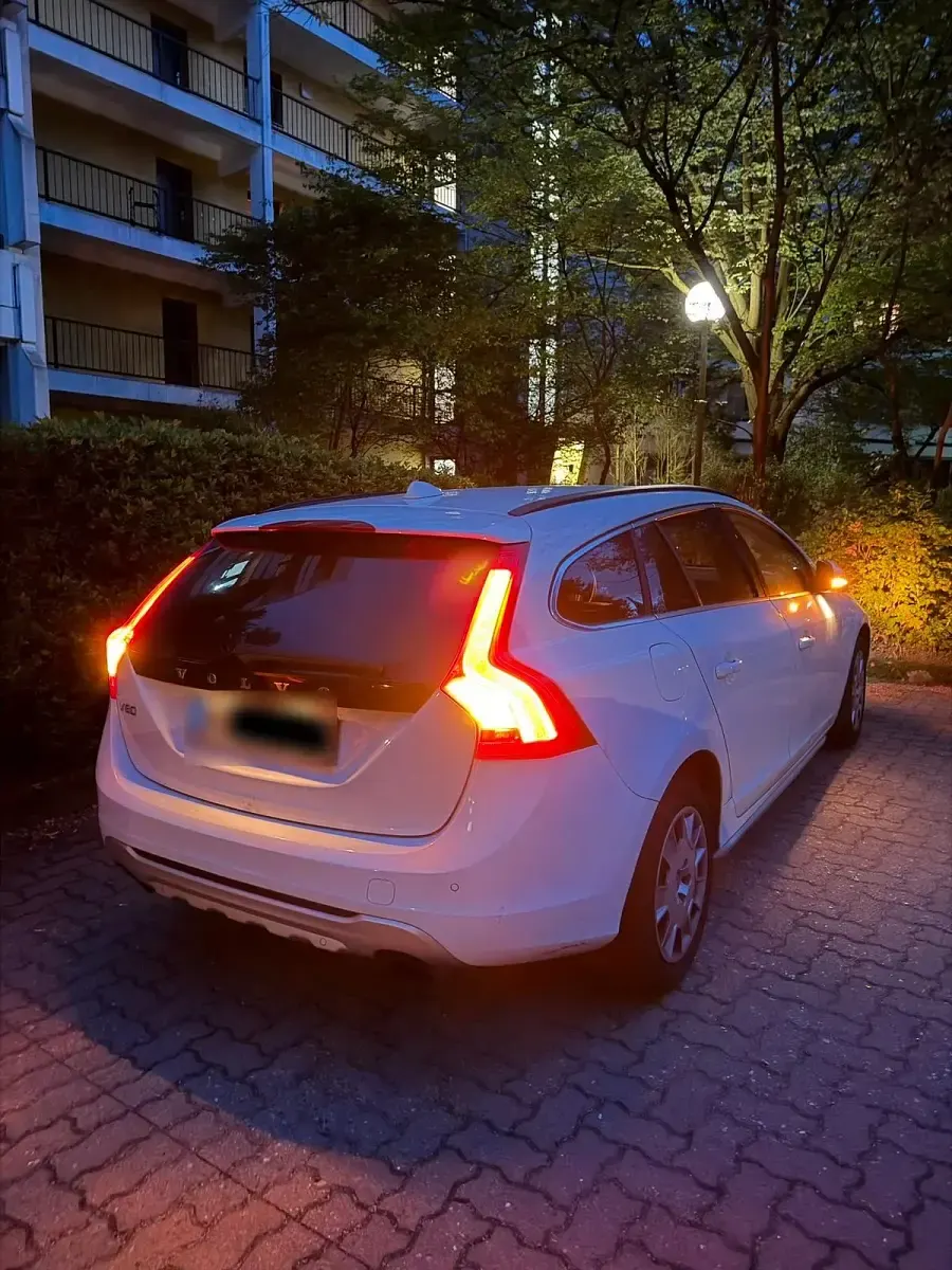 Gebraucht Volvo V60 203 PS (149 kW) 2010 Weiß Kombi