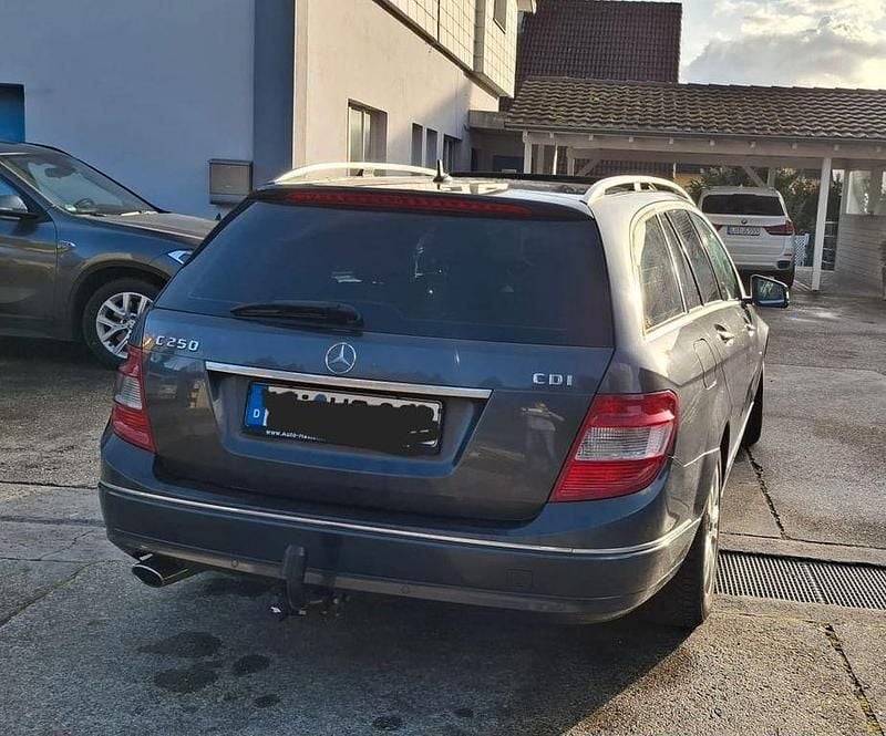 Gebraucht Mercedes C250 204 PS (150 kW) 2011 Grau Kombi
