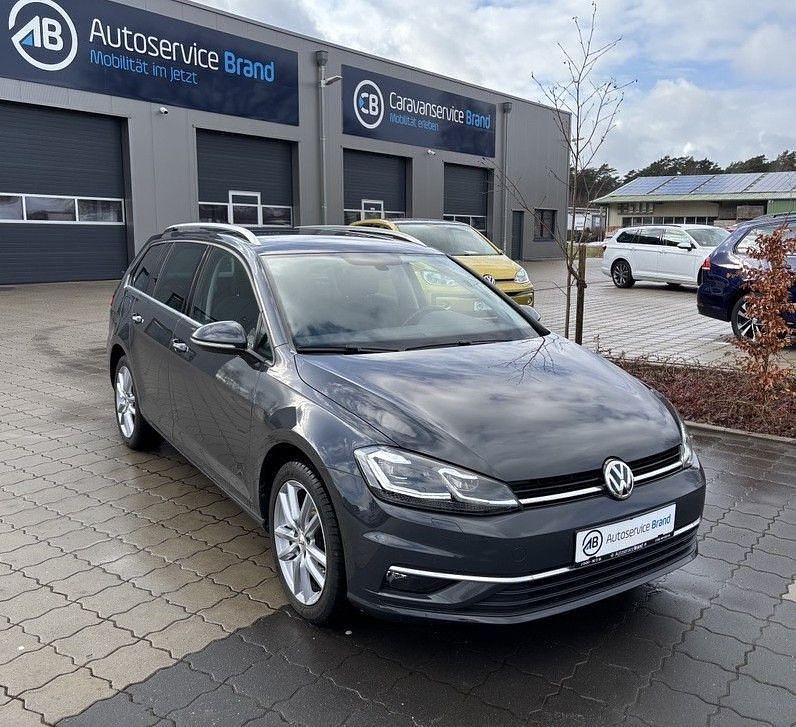 Gebraucht VW Golf VII Highline 150 PS (110 kW) 2020 Grau Kombi