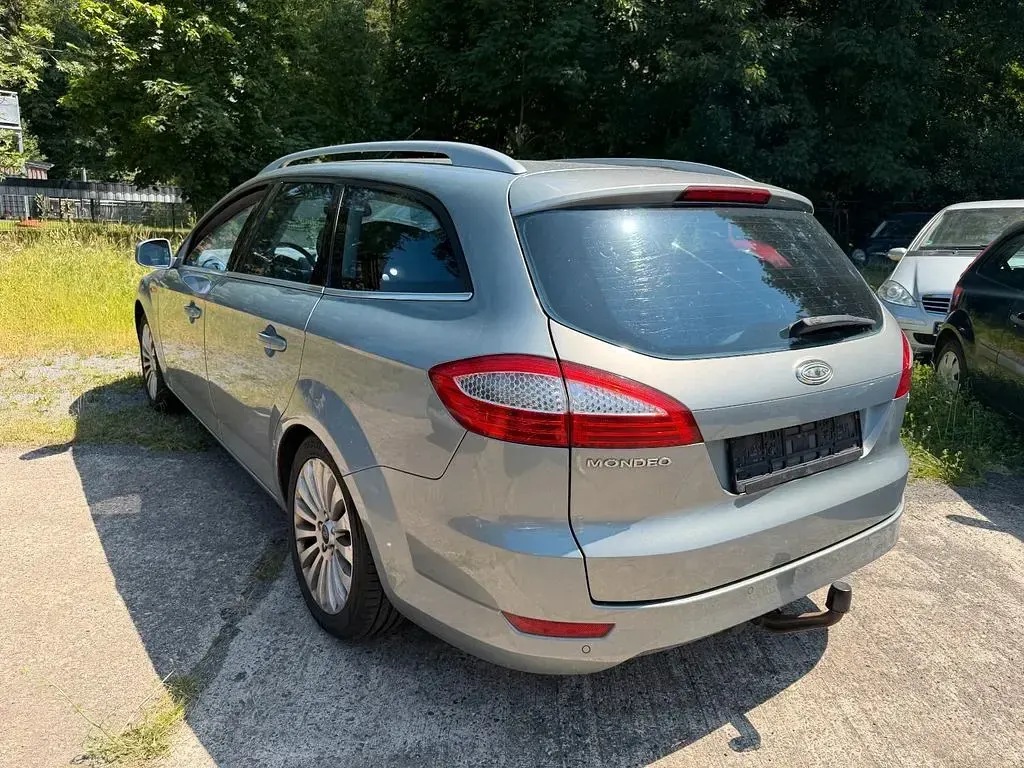 Gebraucht Ford Mondeo Titanium 140 PS (102 kW) 2008 Grau Limousine