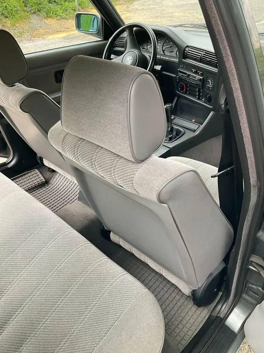 Gebraucht BMW 320 125 PS (91 kW) 1988 Grau Limousine