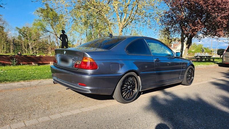 Gebraucht BMW 318 143 PS (105 kW) 2002 Schwarz Coupé