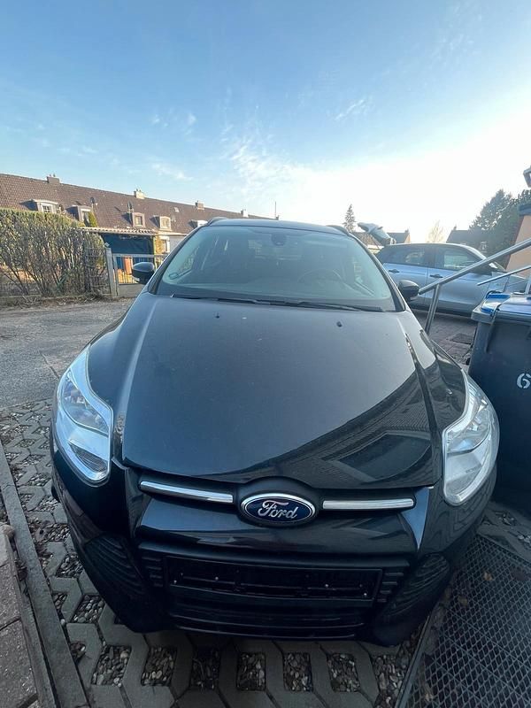 Gebraucht Ford Focus 100 PS (73 kW) 2013 Kombi