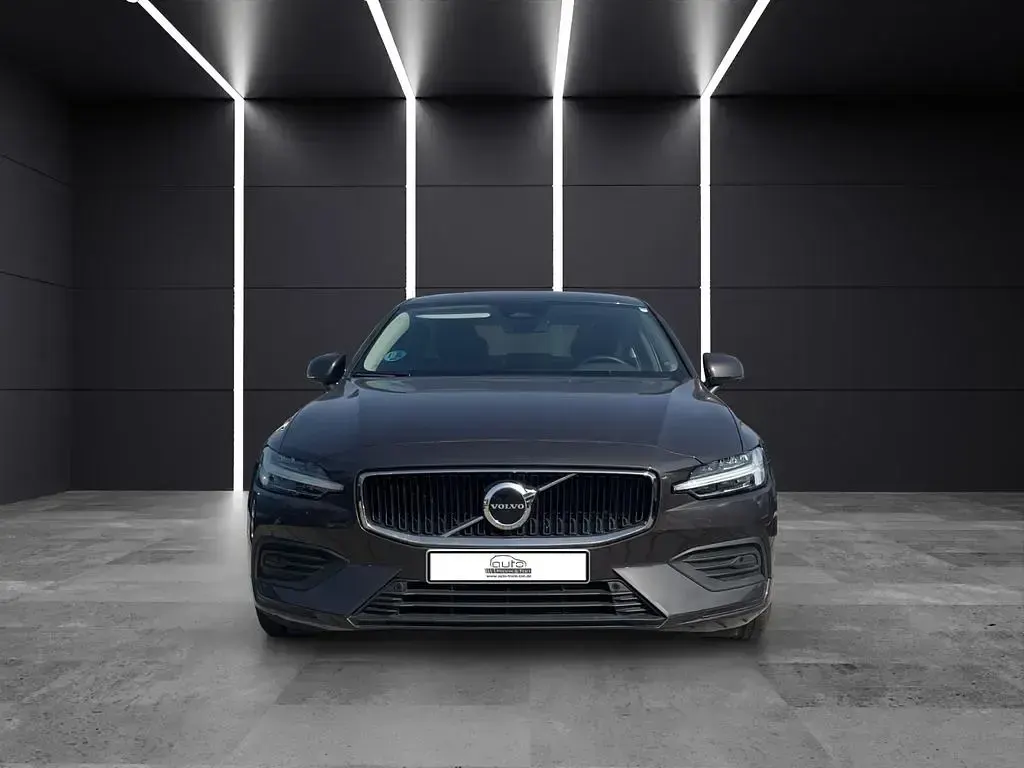 Gebraucht Volvo S60 Plus 197 PS (144 kW) 2024 Grau Limousine