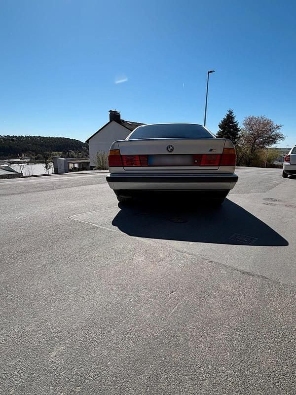 Second-hand BMW 525 170 CP (125 kW) 1990 Argintiu Berlinǎ