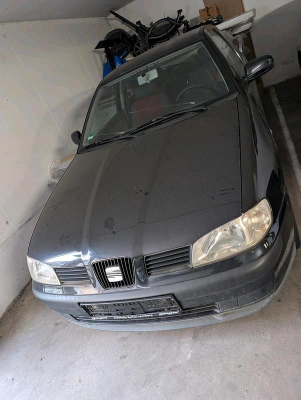 Schwarz Gebraucht 2002 Seat Ibiza Kleinwagen | 250 € (Superpreis) - Bild 1/4