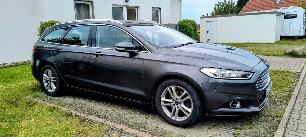 Gebraucht Ford Mondeo Titanium 179 PS (131 kW) 2016 Grau Kombi