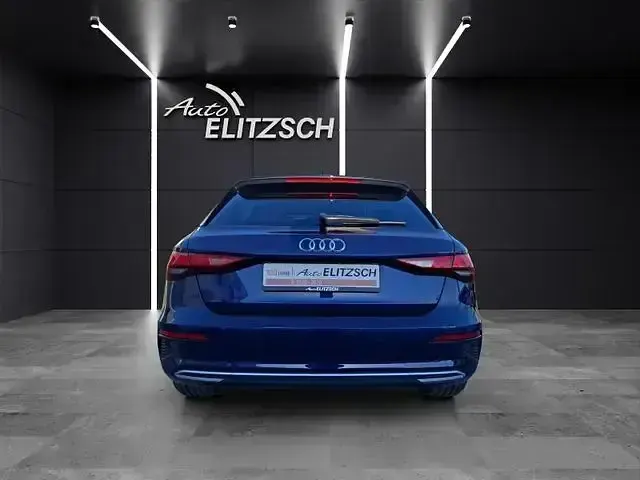 Używany Audi A3 Advanced 110 KM (80 kW) 2022 Niebieski Sedan/Limuzyna