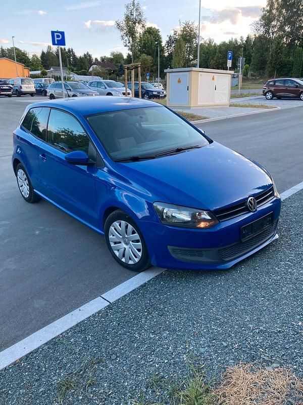 Blau Gebraucht 2010 VW Polo Kleinwagen | 3.500 € (Guter Preis) - Bild 1/4