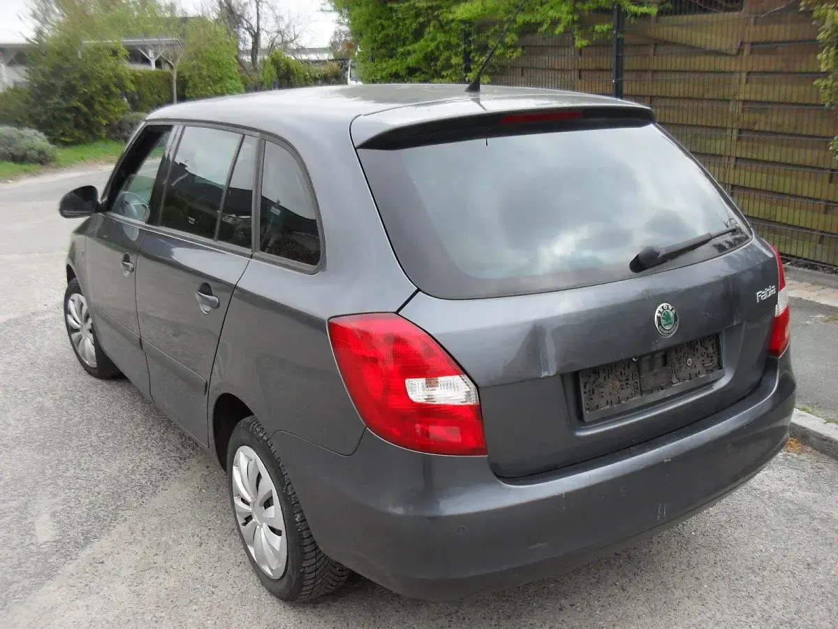 Gebraucht Skoda Fabia 70 PS (51 kW) 2008 Andere farben Kombi
