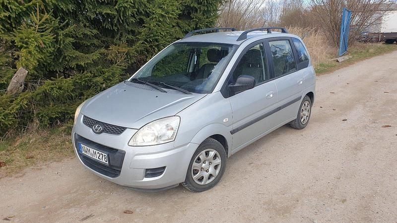 Gebraucht Hyundai Matrix 103 PS (75 kW) 2009 Silber Van / Kleinbus