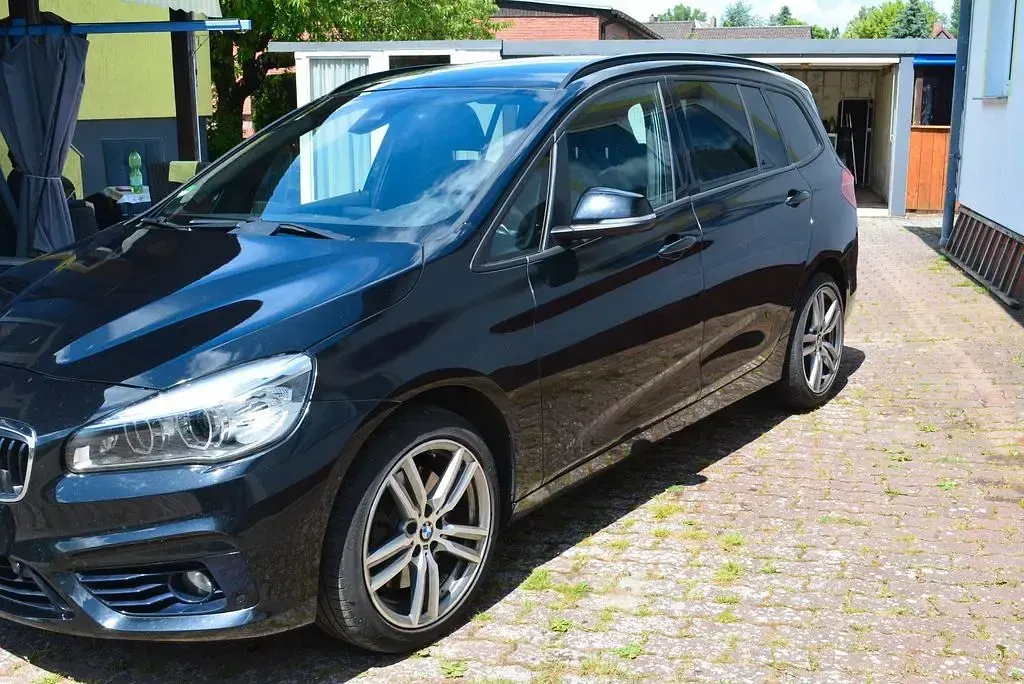 Gebraucht BMW 220 Gran Tourer Performance 190 PS (139 kW) 2015 Schwarz Van / Kleinbus