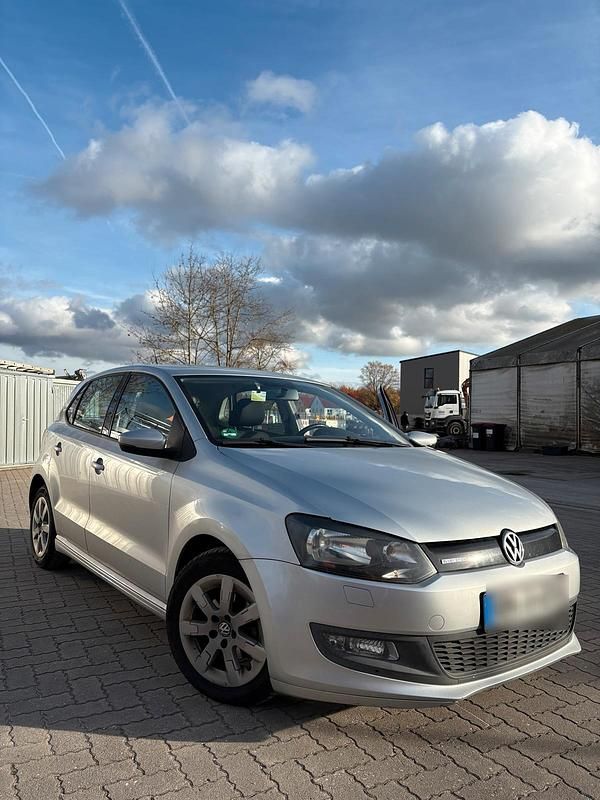Silber Gebraucht 2011 VW Polo Kleinwagen | 3.899 € (Fairer Preis) - Bild 1/4