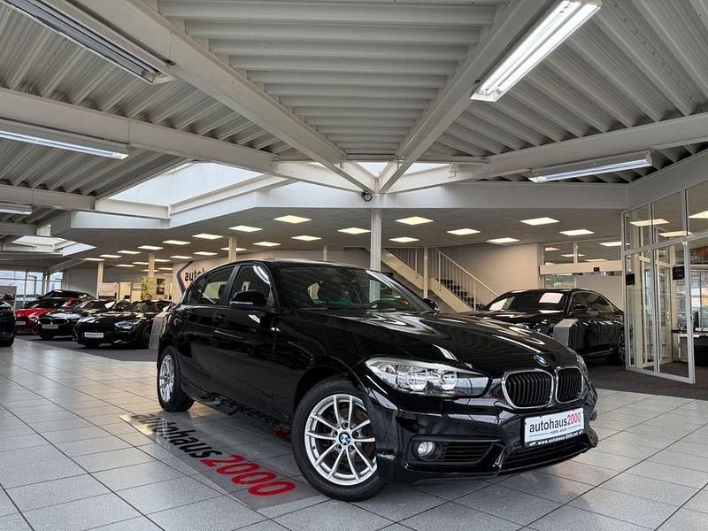 Schwarz ii/bonnet fluid black Gebraucht 2019 BMW 118 Advantage Kleinwagen | 14.450 € (Guter Preis) - Bild 1/4