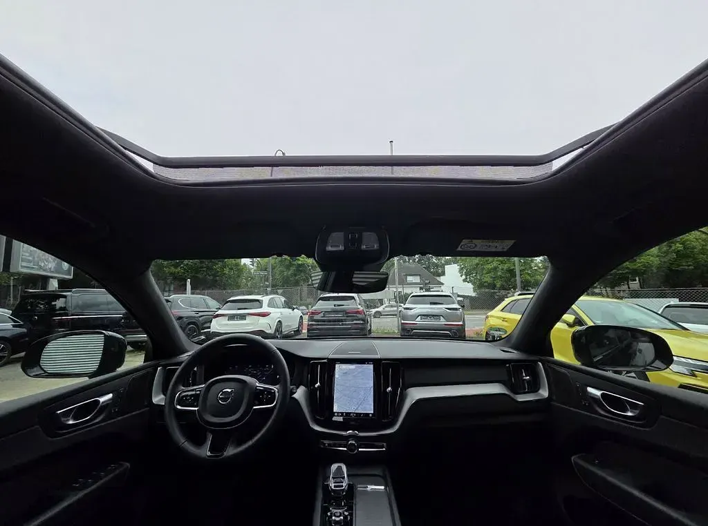 Gebraucht Volvo XC60 Plus 197 PS (144 kW) 2023 Onyx black perl. SUV