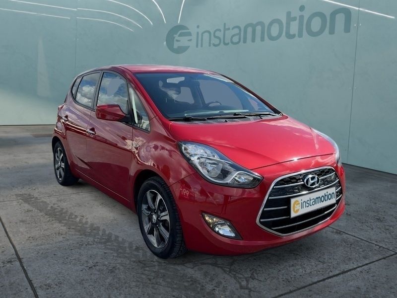 Rot Gebraucht 2019 Hyundai ix20 Space Van / Kleinbus | 15.001 € (Teuer) - Bild 1/4